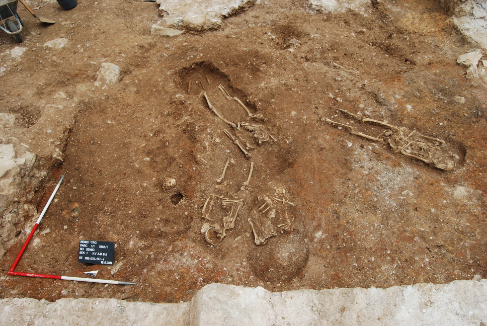 Grobovi na območju protiturškega tabora v Semuču